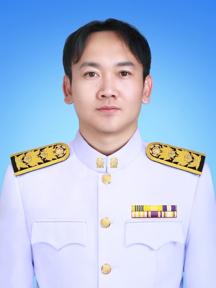 นายเศรษฐศาสตร์  สีสด
