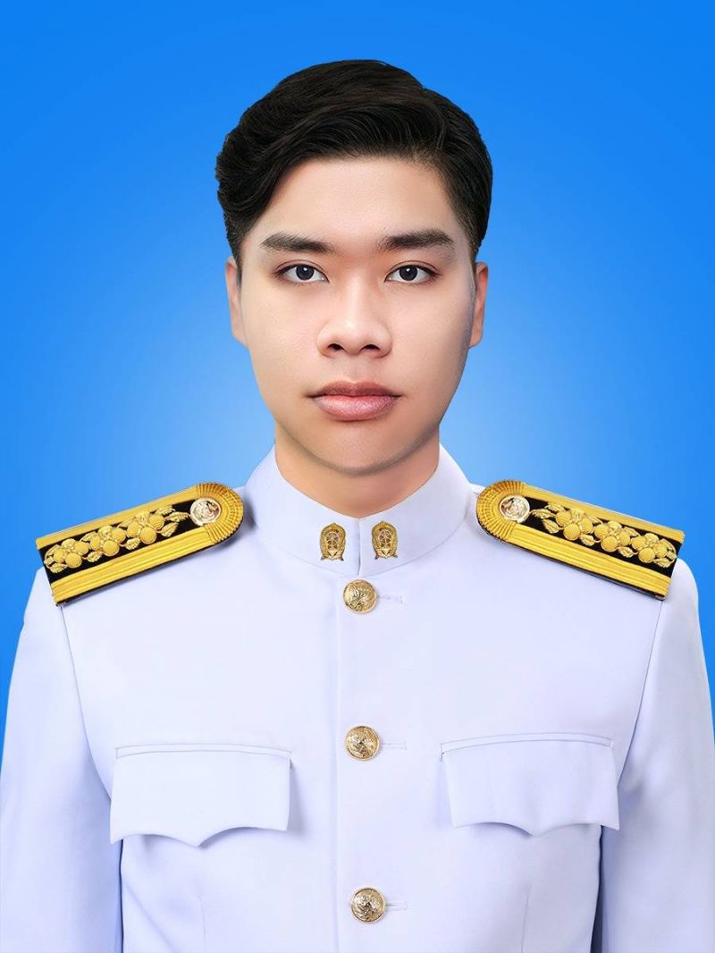 นายพงศธร   ไทยใหม่