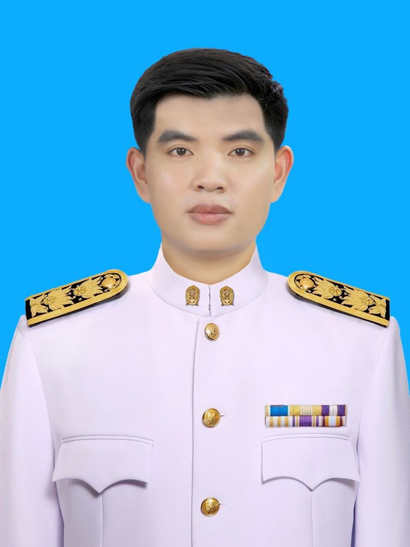นายสยาม  จานเก่า