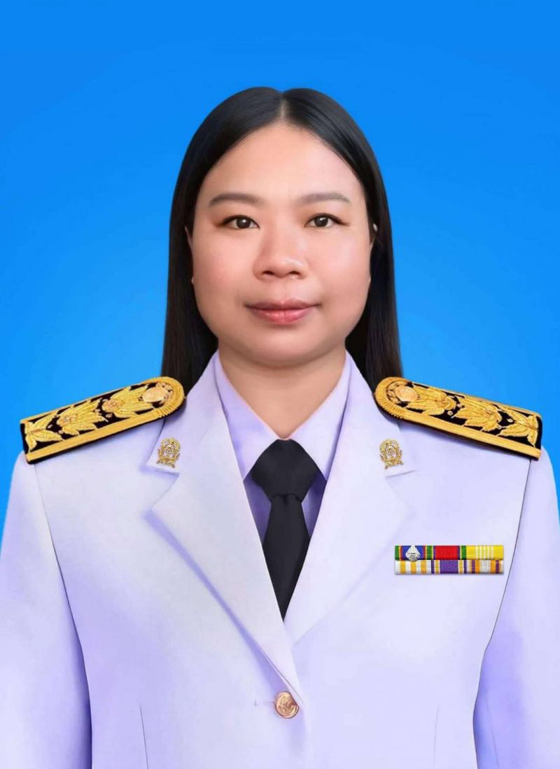 นางสาวสิรภัทร ลองแก้ว