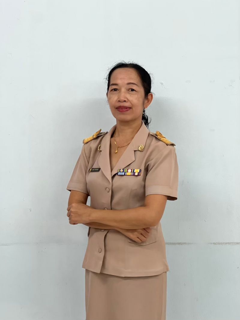 นางวารุณี  เขียวสนุก