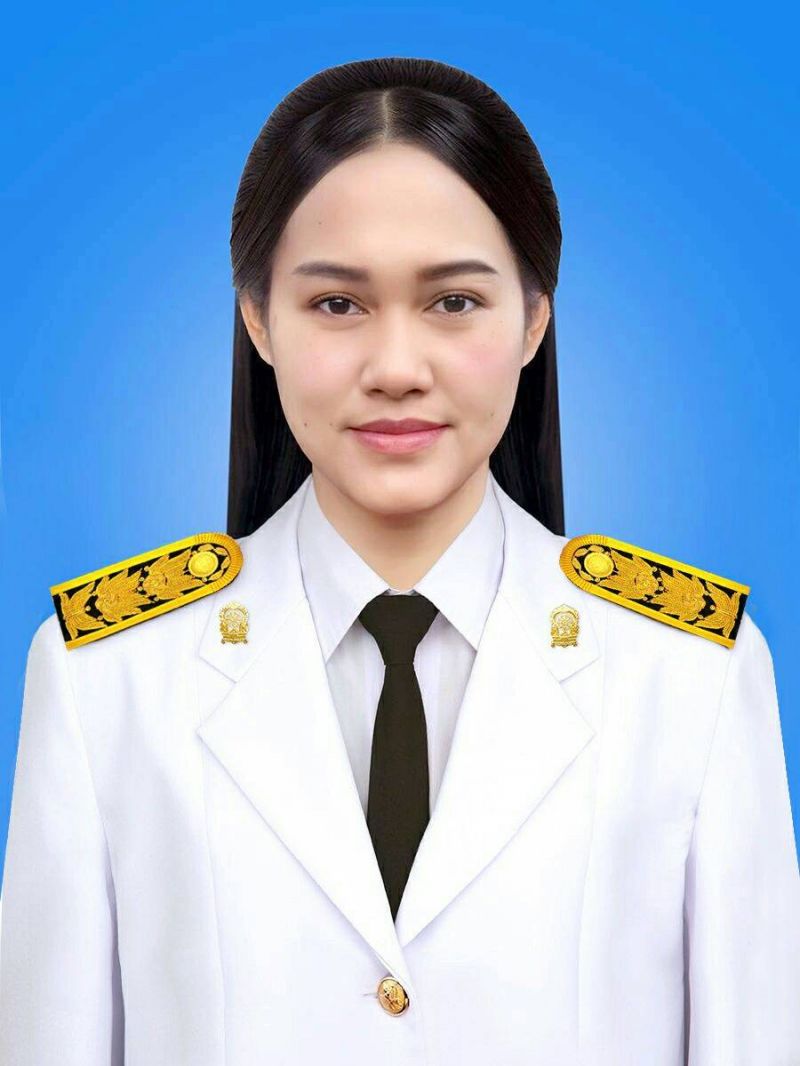 นางสาวกมลชนก  บุญครอบ
