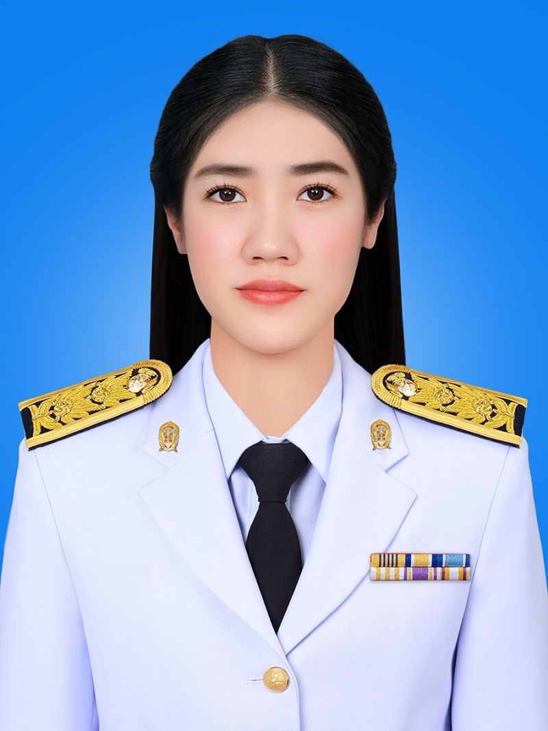 นางสาววาทยกร  จำรูญขจรเกียรติ