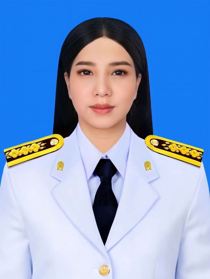 นางสาวอัญชลี มณีรัตน์