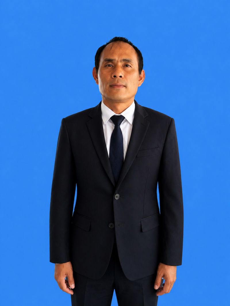 นายธานินทร์  ฤทธิ์ธา