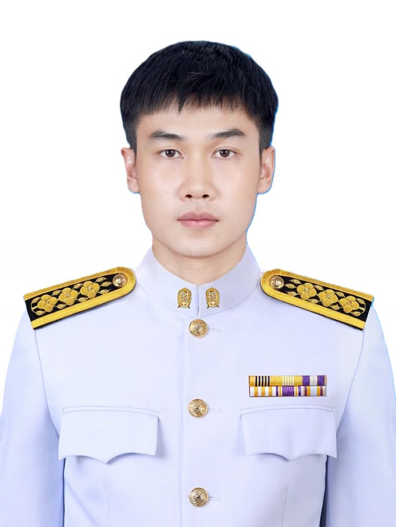 นายพชร  ปันใจแก้ว