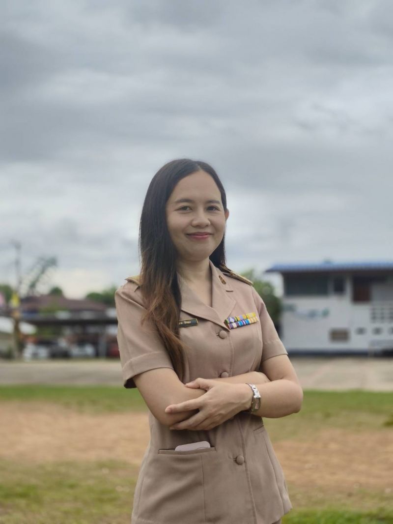 นางสาวบงกช มีทอง